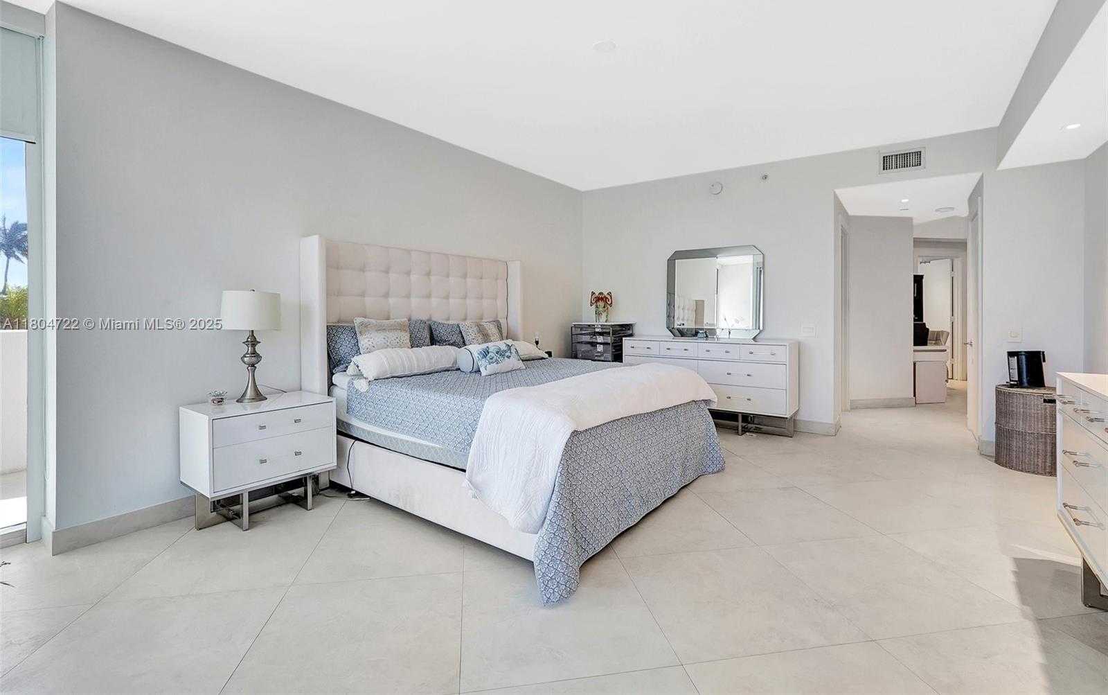 Small Image of 21200 POINT PL #403, Aventura Number 36