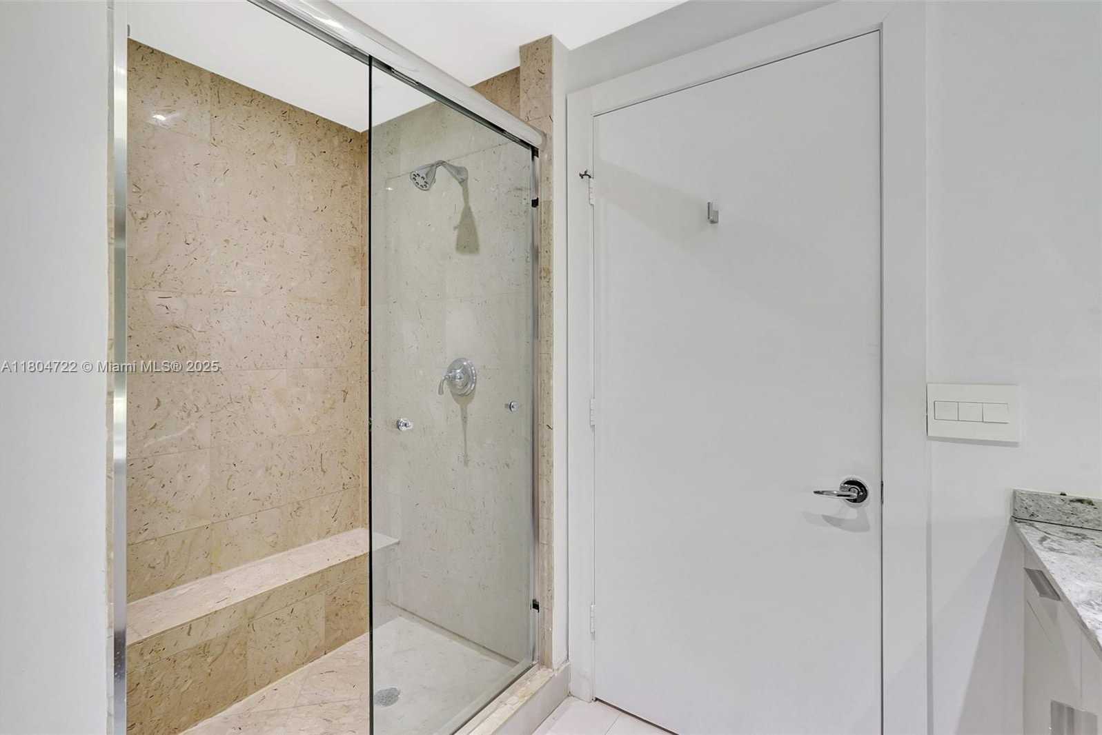 Small Image of 21200 POINT PL #403, Aventura Number 57