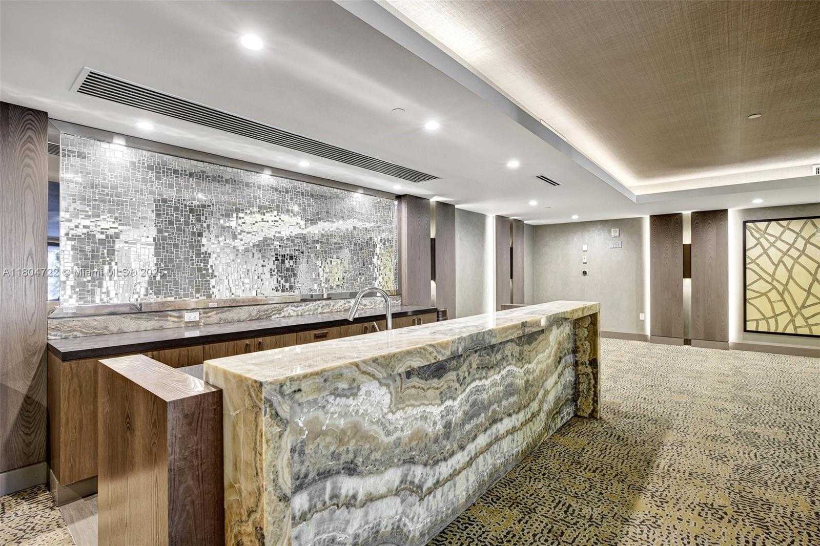 Small Image of 21200 POINT PL #403, Aventura Number 77