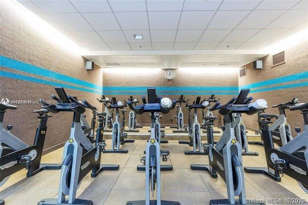 Small Image of 21200 POINT PL #403, Aventura Number 79