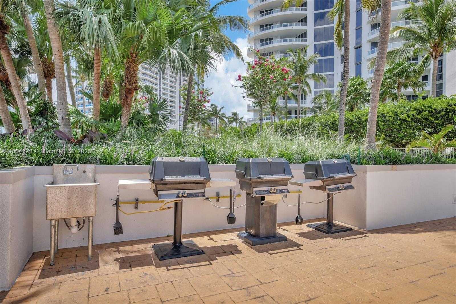 Small Image of 21200 POINT PL #403, Aventura Number 85