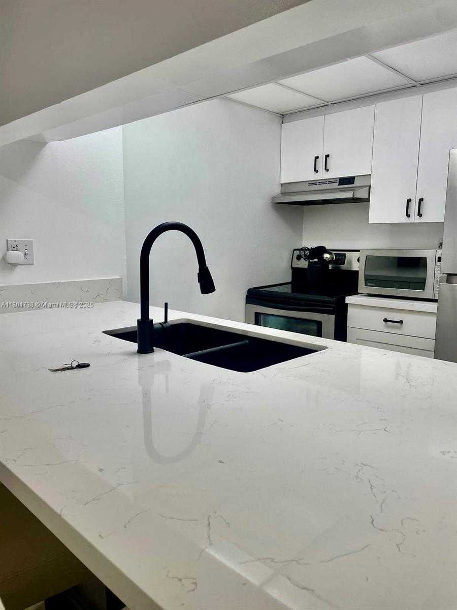 Small Image of 800 NORTH MIAMI AVE #E-509, Miami Number 18