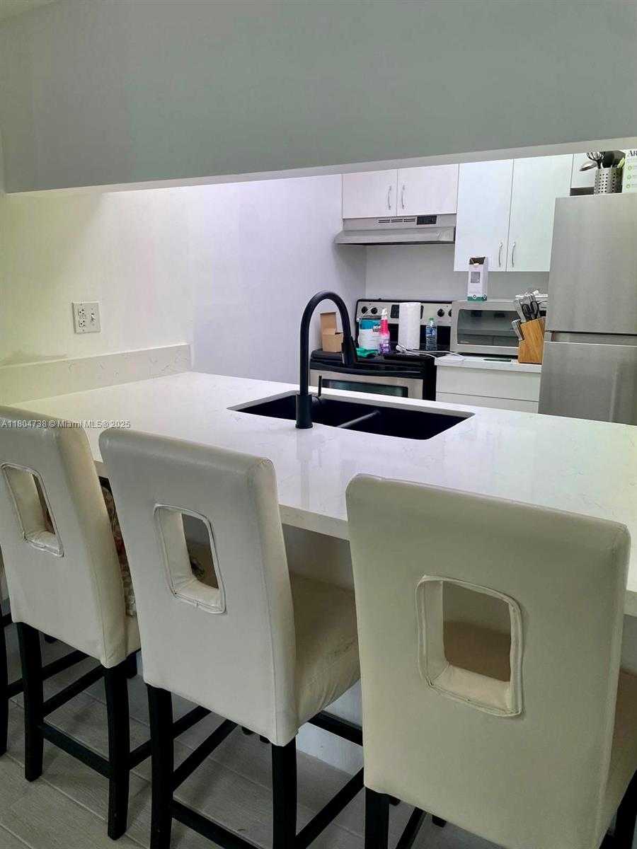 Small Image of 800 NORTH MIAMI AVE #E-509, Miami Number 7
