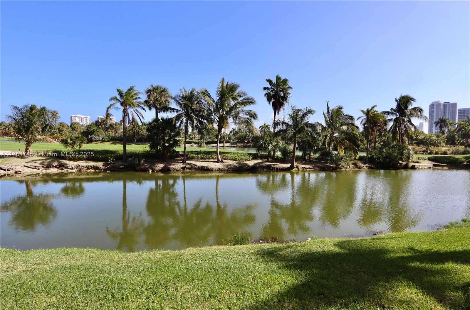 Small Image of 19501 WEST COUNTRY CLUB DR #1606, Aventura Number 3
