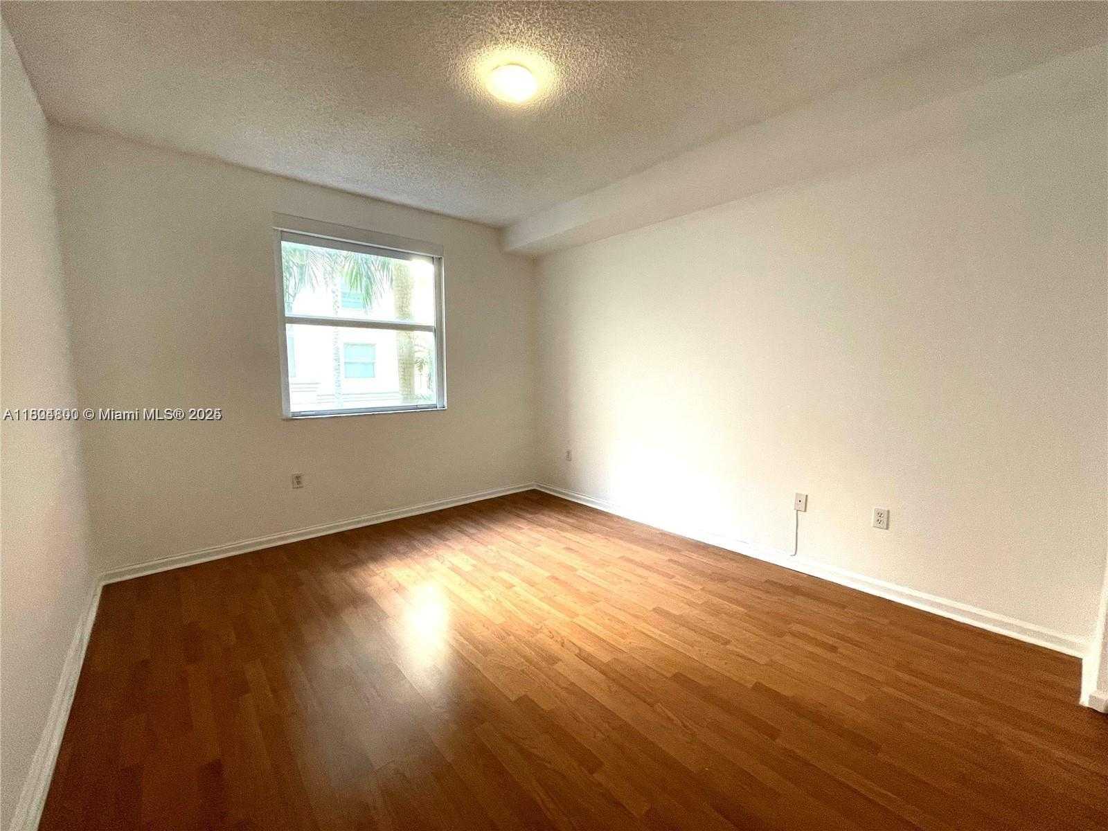 Small Image of 17100 NORTH BAY RD #1310, Sunny Isles Beach Number 12
