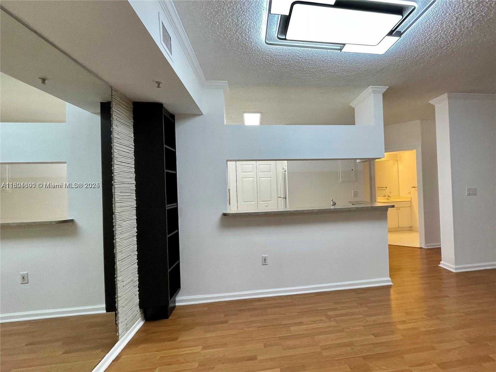 Small Image of 17100 NORTH BAY RD #1310, Sunny Isles Beach Number 2