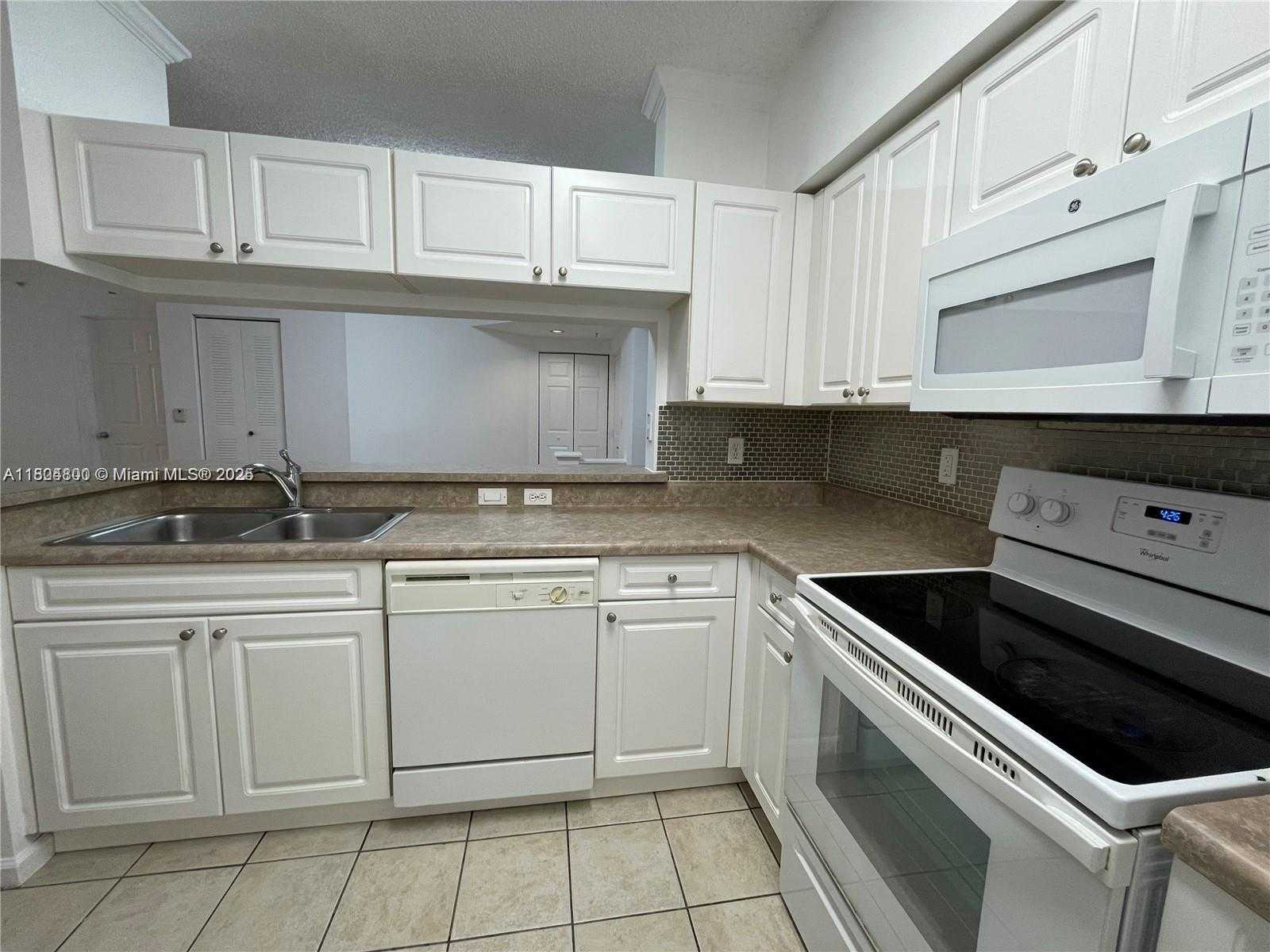 Small Image of 17100 NORTH BAY RD #1310, Sunny Isles Beach Number 4