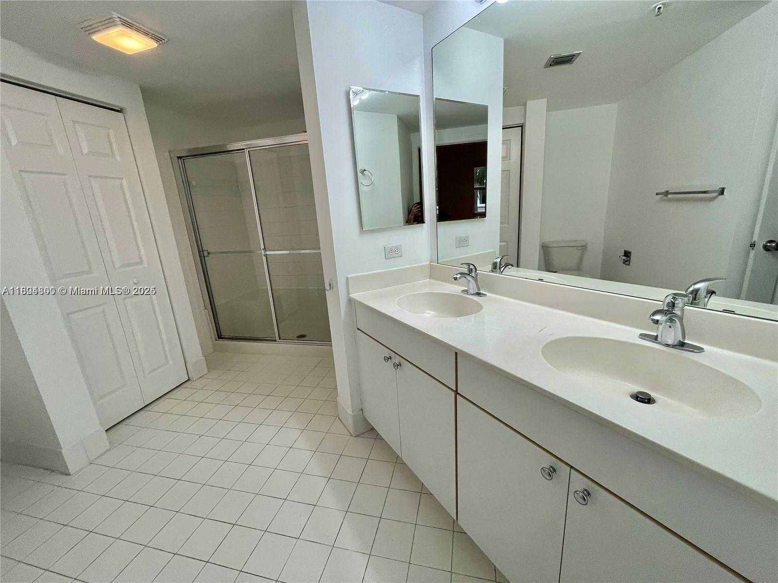 Small Image of 17100 NORTH BAY RD #1310, Sunny Isles Beach Number 6