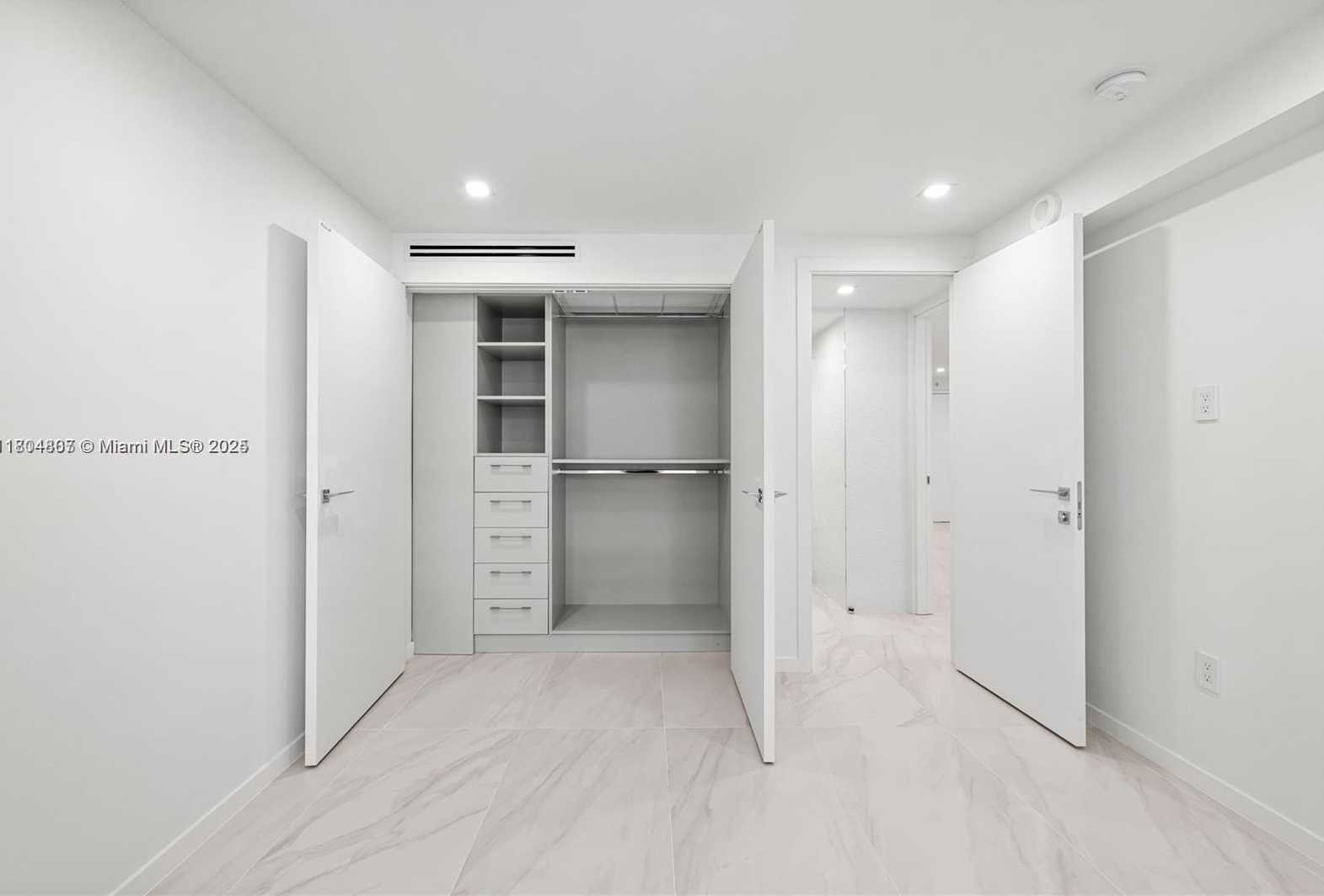 Small Image of 9801 COLLINS AVE #14V, Bal Harbour Number 15