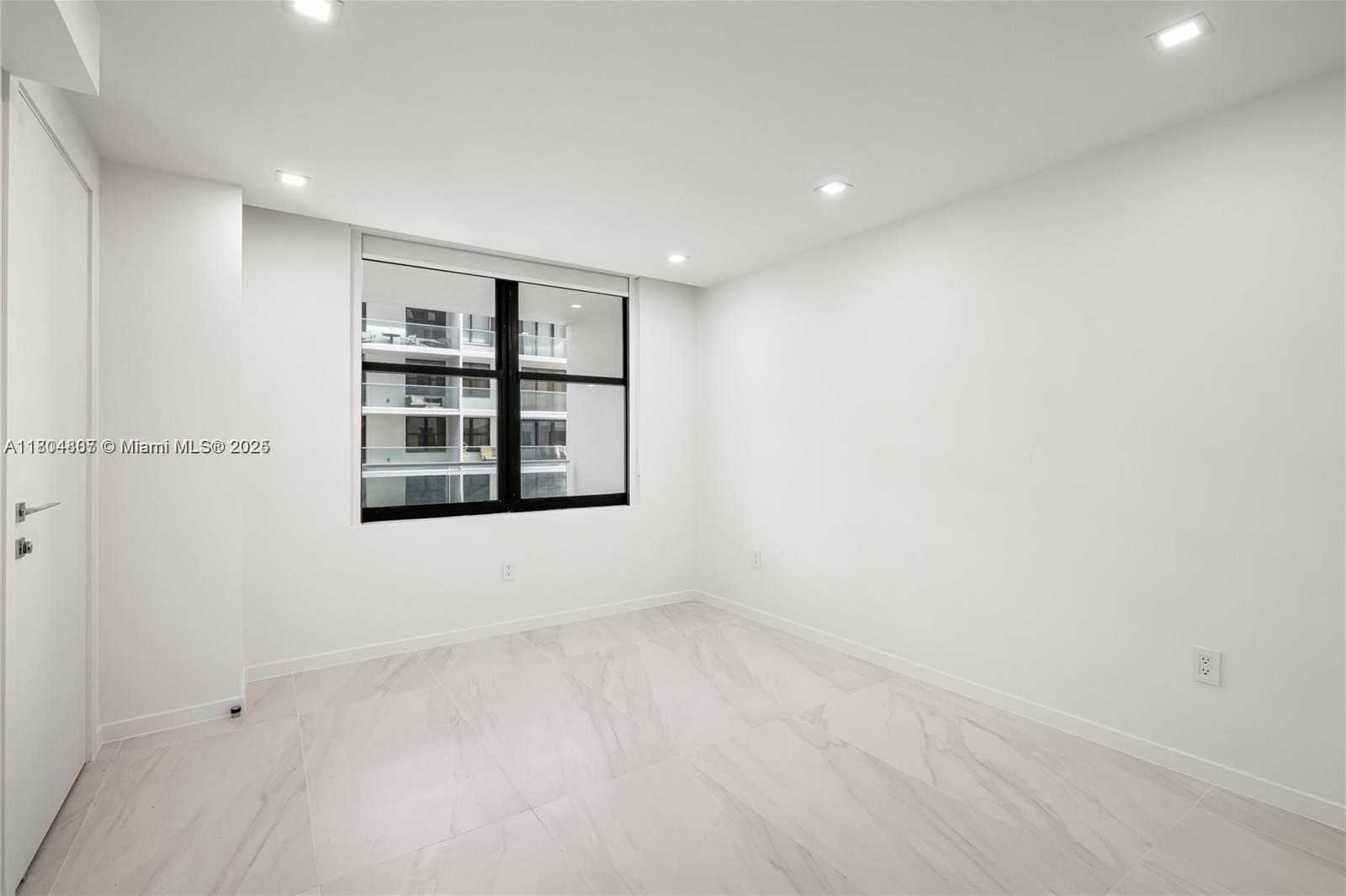 Small Image of 9801 COLLINS AVE #14V, Bal Harbour Number 16