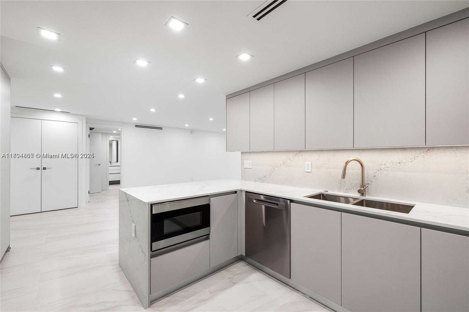 Small Image of 9801 COLLINS AVE #14V, Bal Harbour Number 2