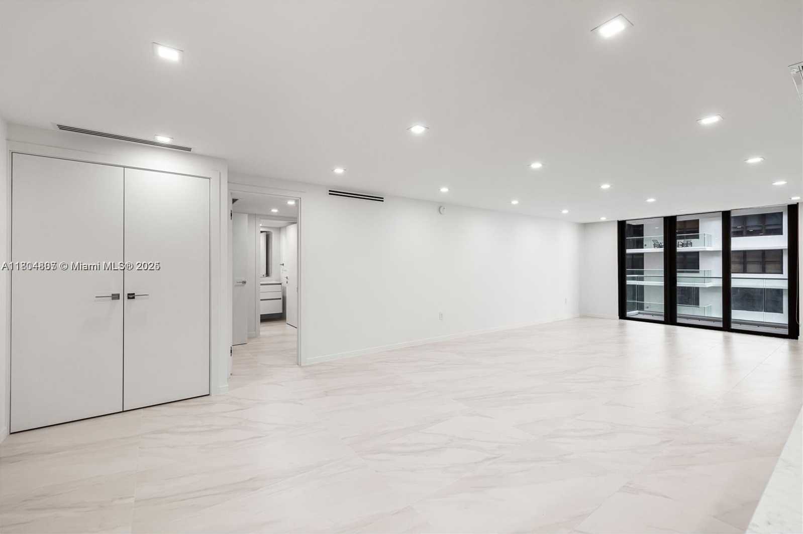 Small Image of 9801 COLLINS AVE #14V, Bal Harbour Number 6