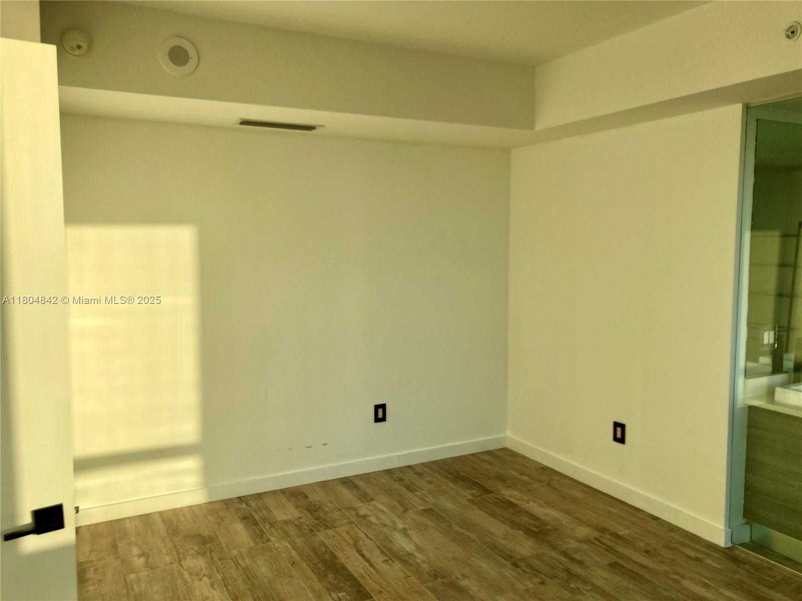 Small Image of 650 NORTH EAST 32ND ST #4408, Miami Number 7
