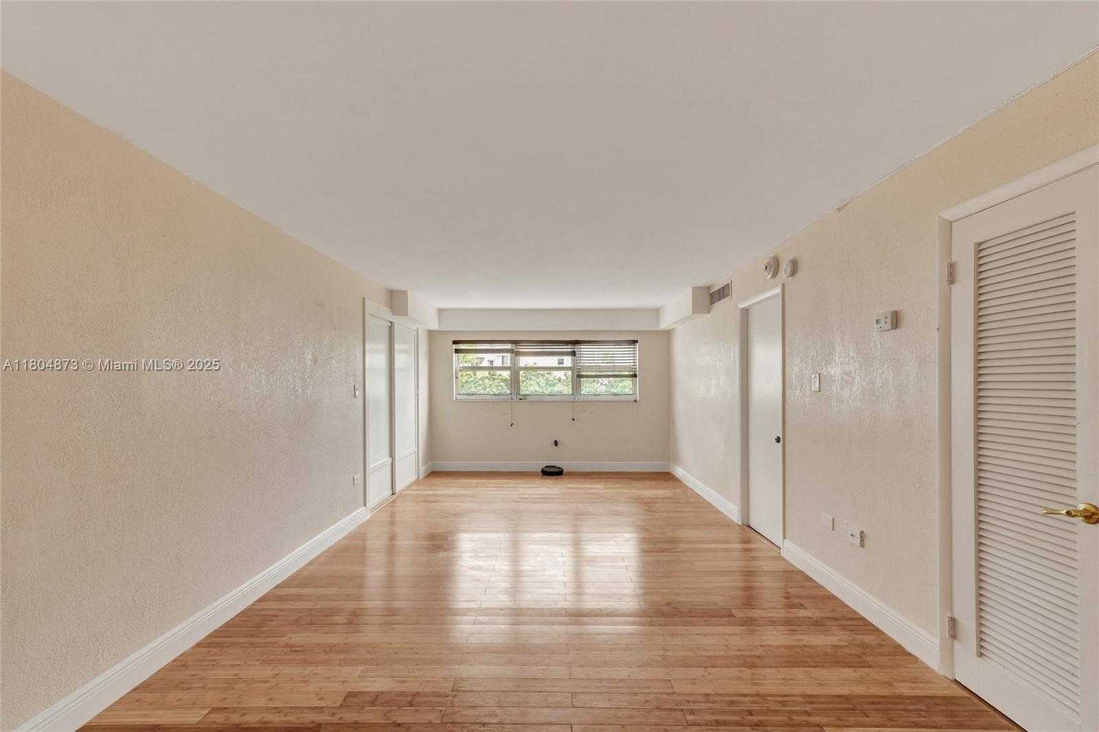Small Image of 1881 WASHINGTON AVE #4E, Miami Beach Number 16