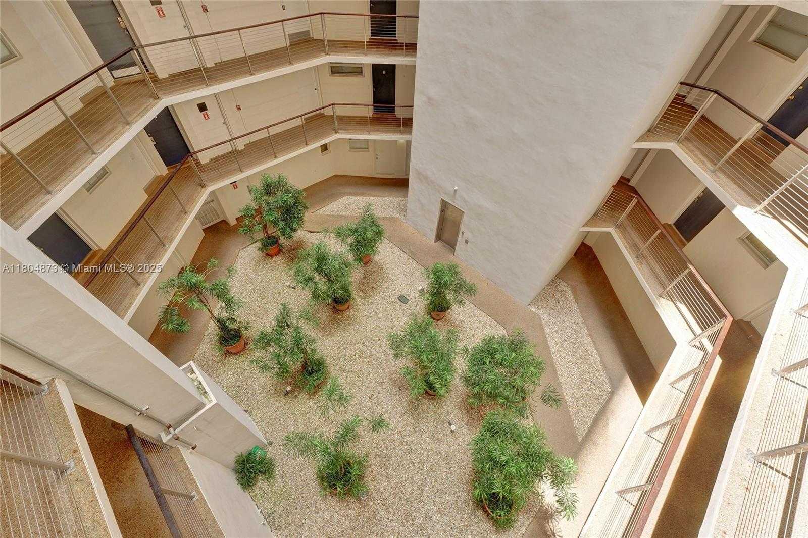 Small Image of 1881 WASHINGTON AVE #4E, Miami Beach Number 20