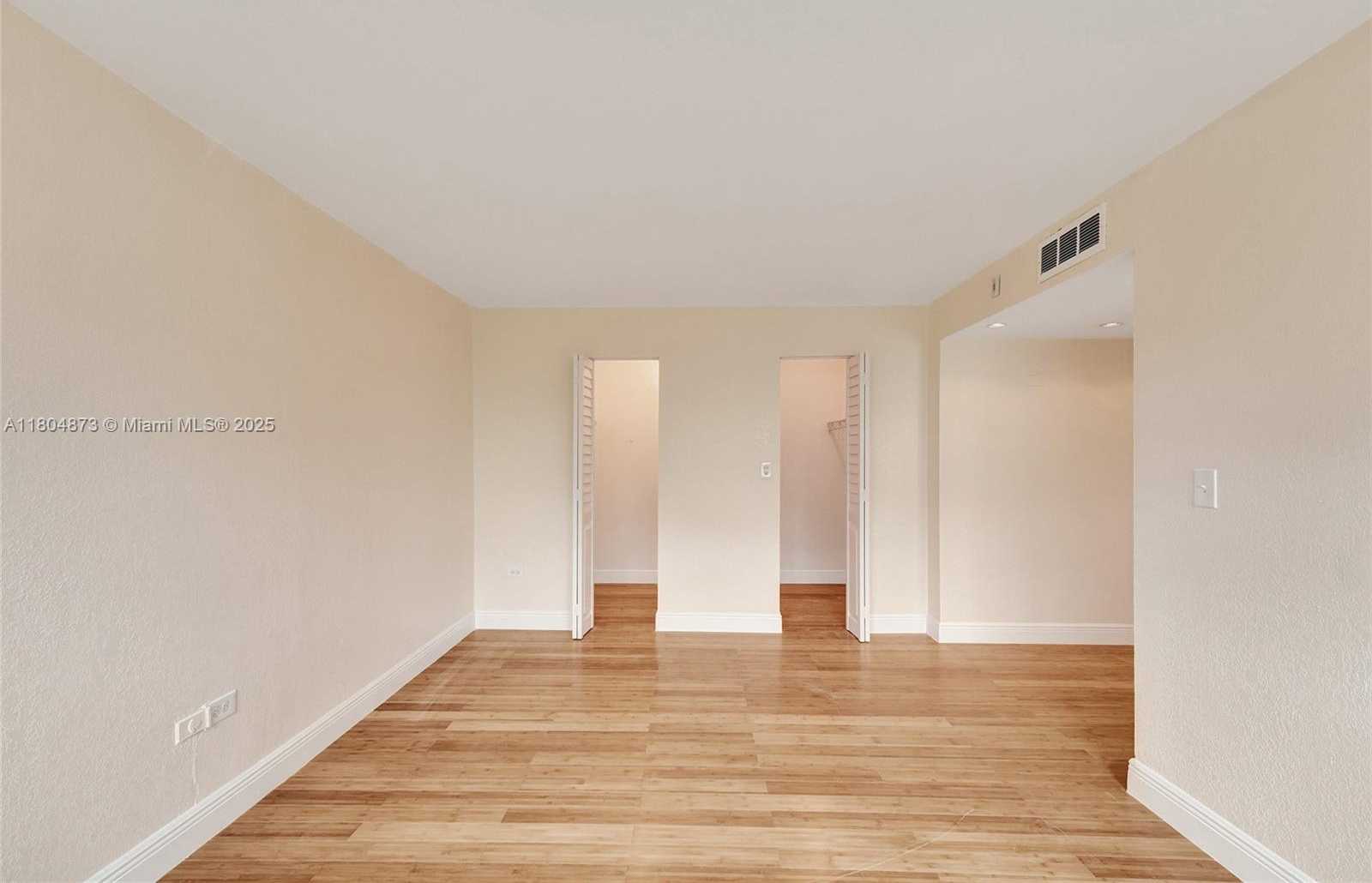 Small Image of 1881 WASHINGTON AVE #4E, Miami Beach Number 9