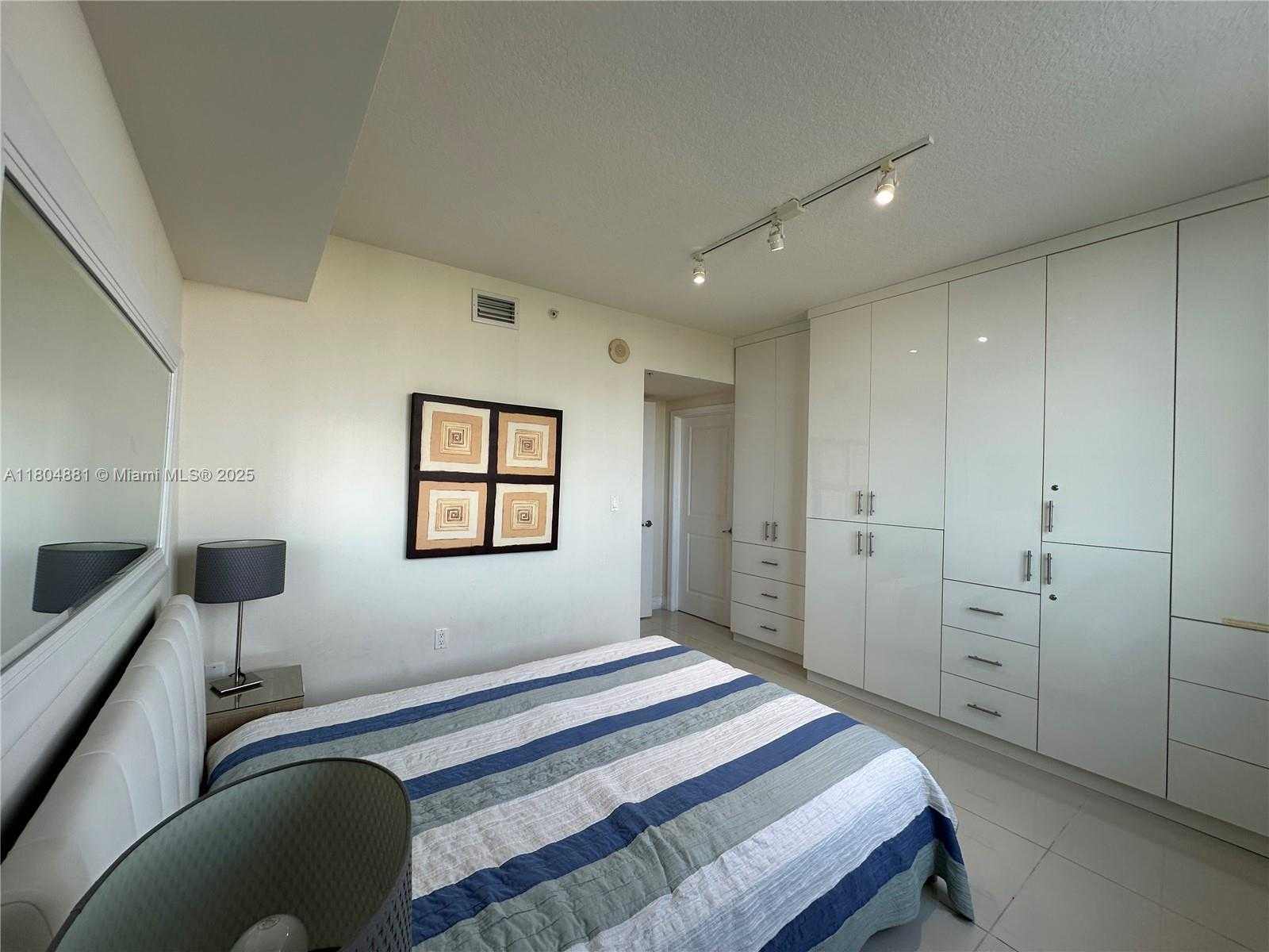 Small Image of 1861 NORTH WEST S RIVER DR #1007, Miami Number 21