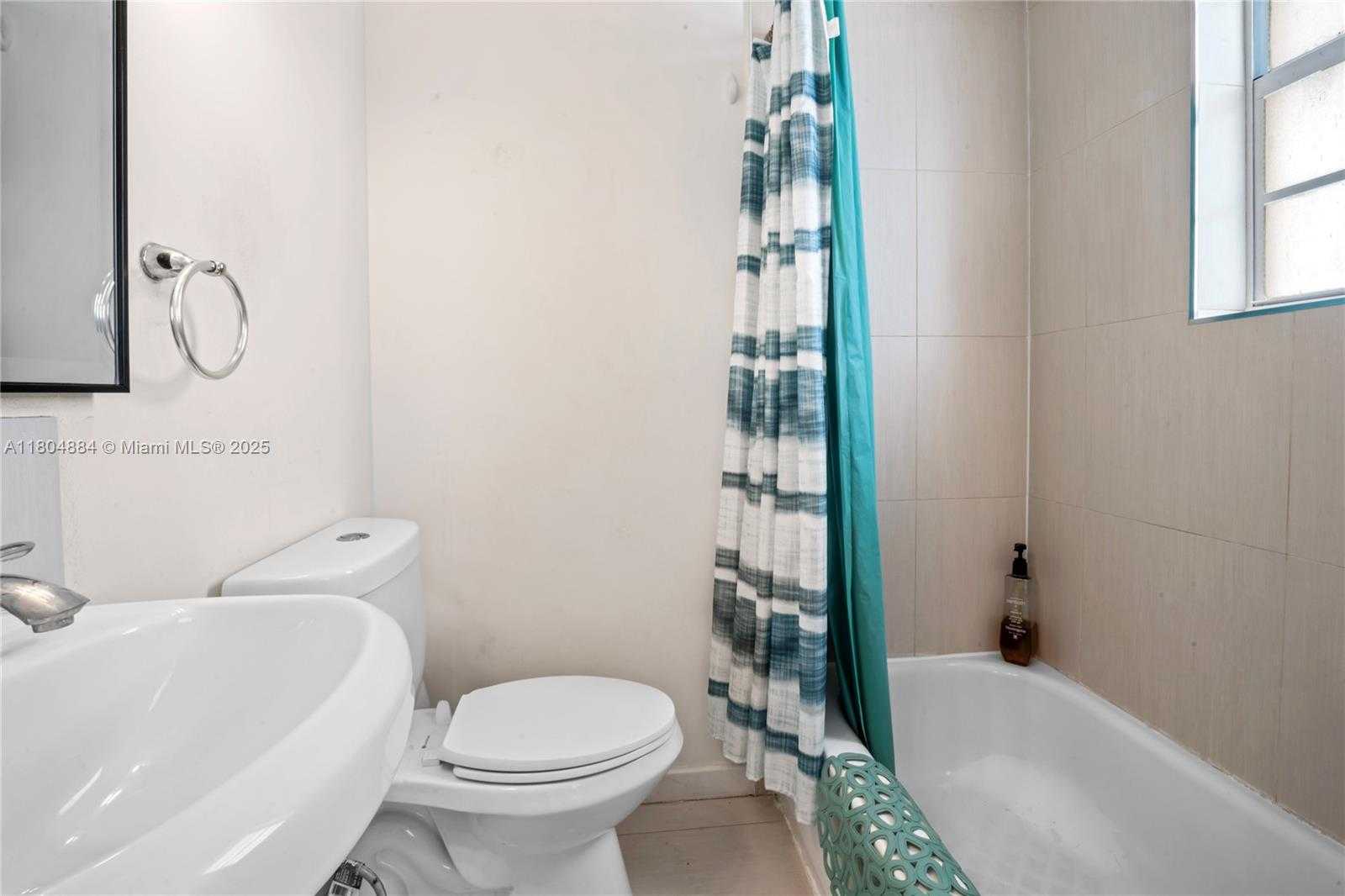 Small Image of 335 OCEAN DR #306, Miami Beach Number 10