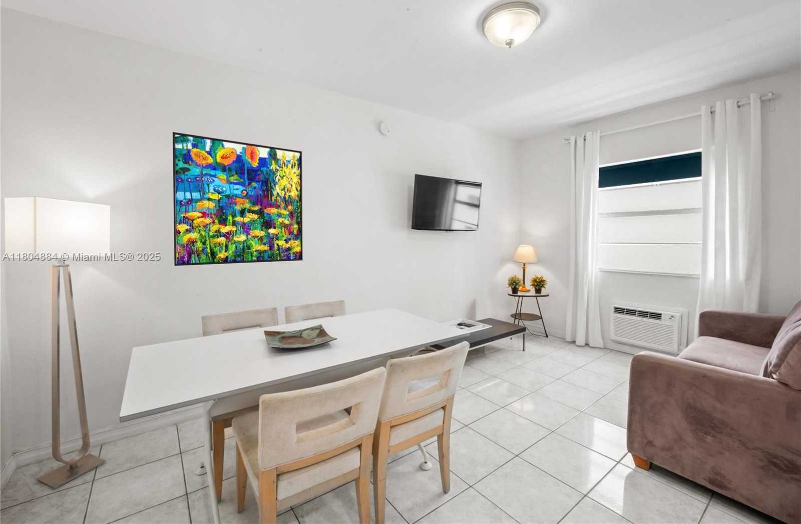 Small Image of 335 OCEAN DR #306, Miami Beach Number 4