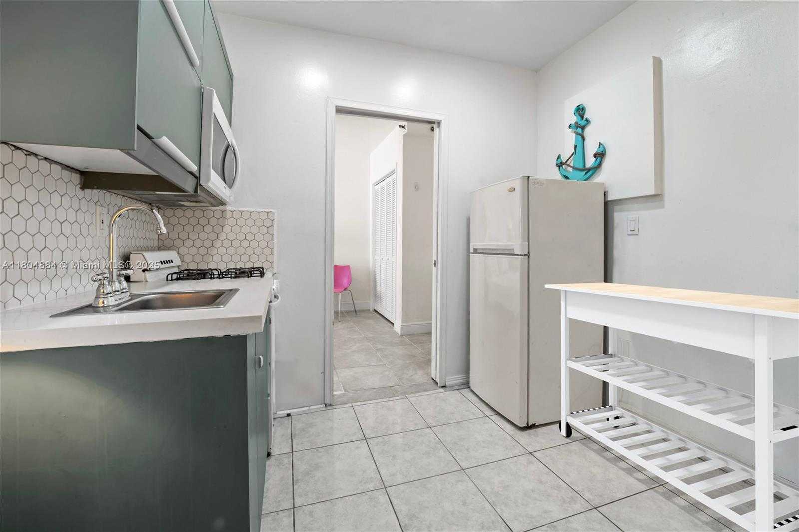Small Image of 335 OCEAN DR #306, Miami Beach Number 6