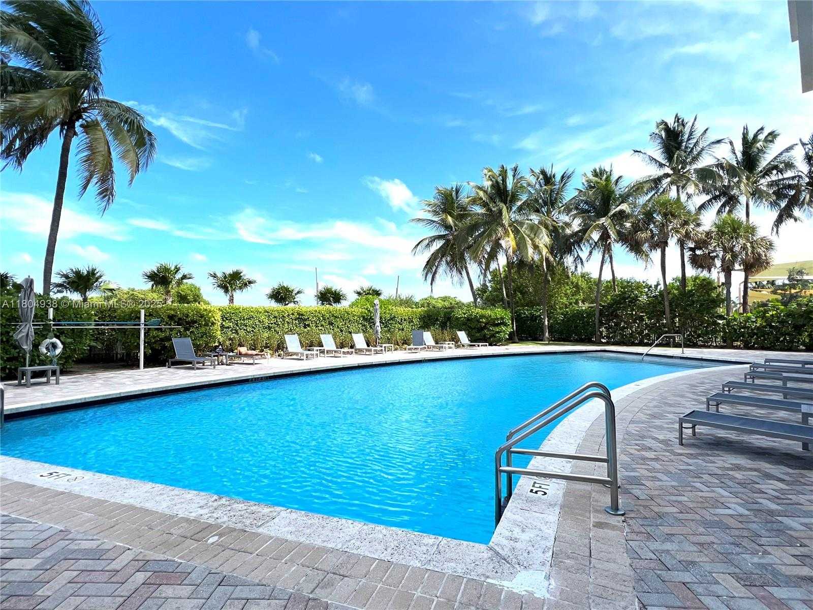 Small Image of 6515 COLLINS AVE #1801, Miami Beach Number 17
