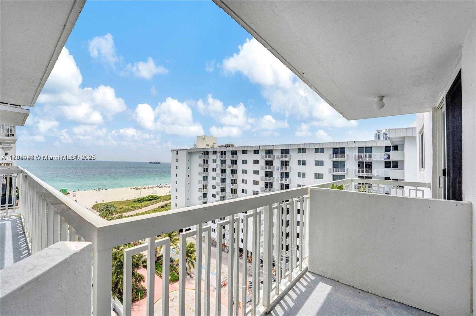 Small Image of 401 OCEAN DR #1007, Miami Beach Number 6