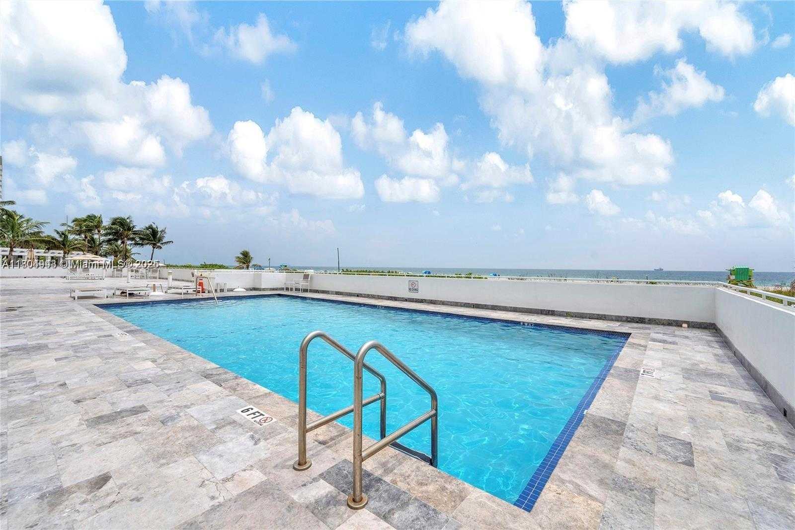Small Image of 401 OCEAN DR #1007, Miami Beach Number 9