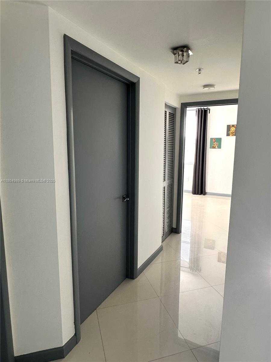 Small Image of 17100 NORTH BAY RD #1404, Sunny Isles Beach Number 13