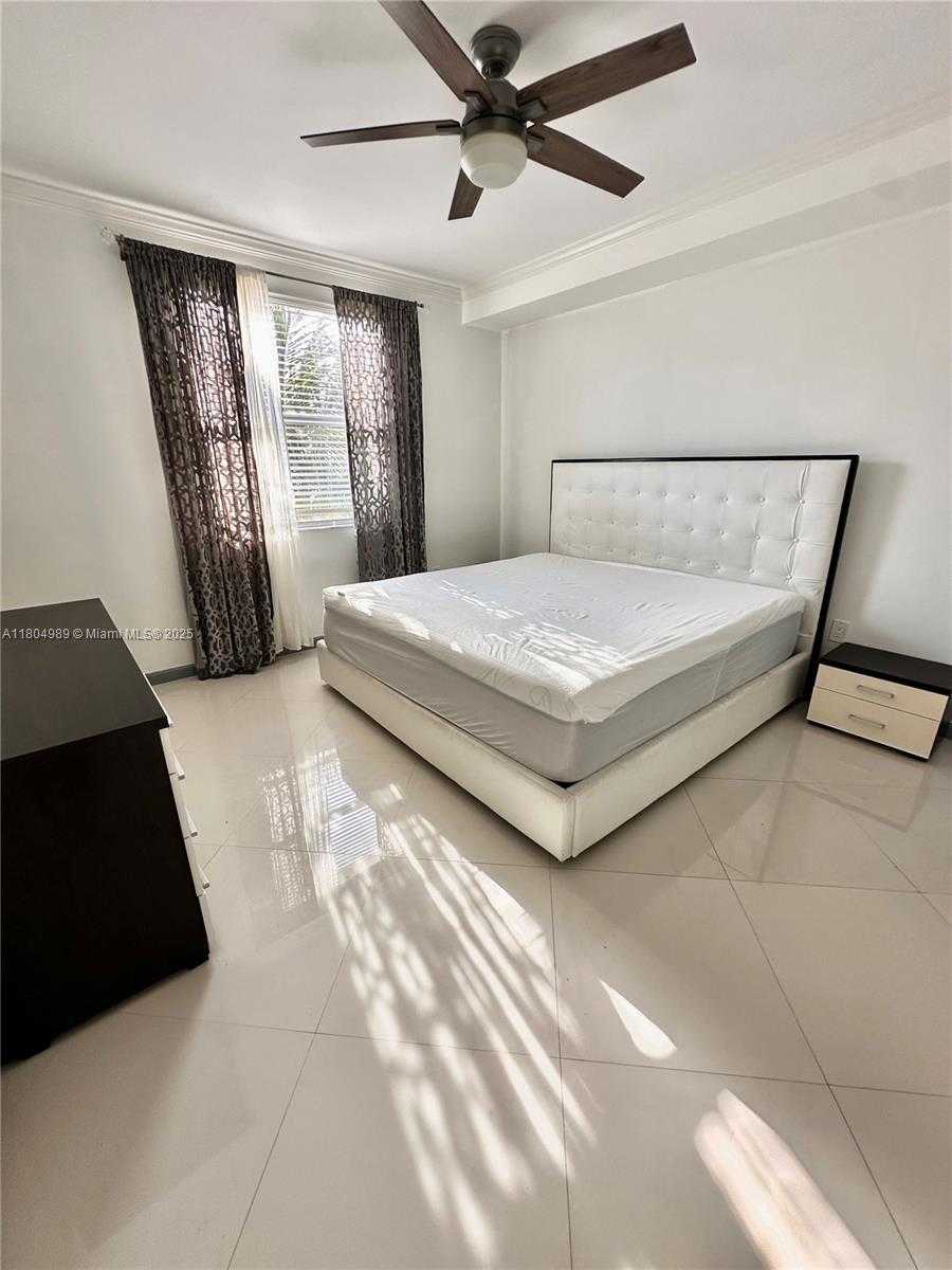 Small Image of 17100 NORTH BAY RD #1404, Sunny Isles Beach Number 14