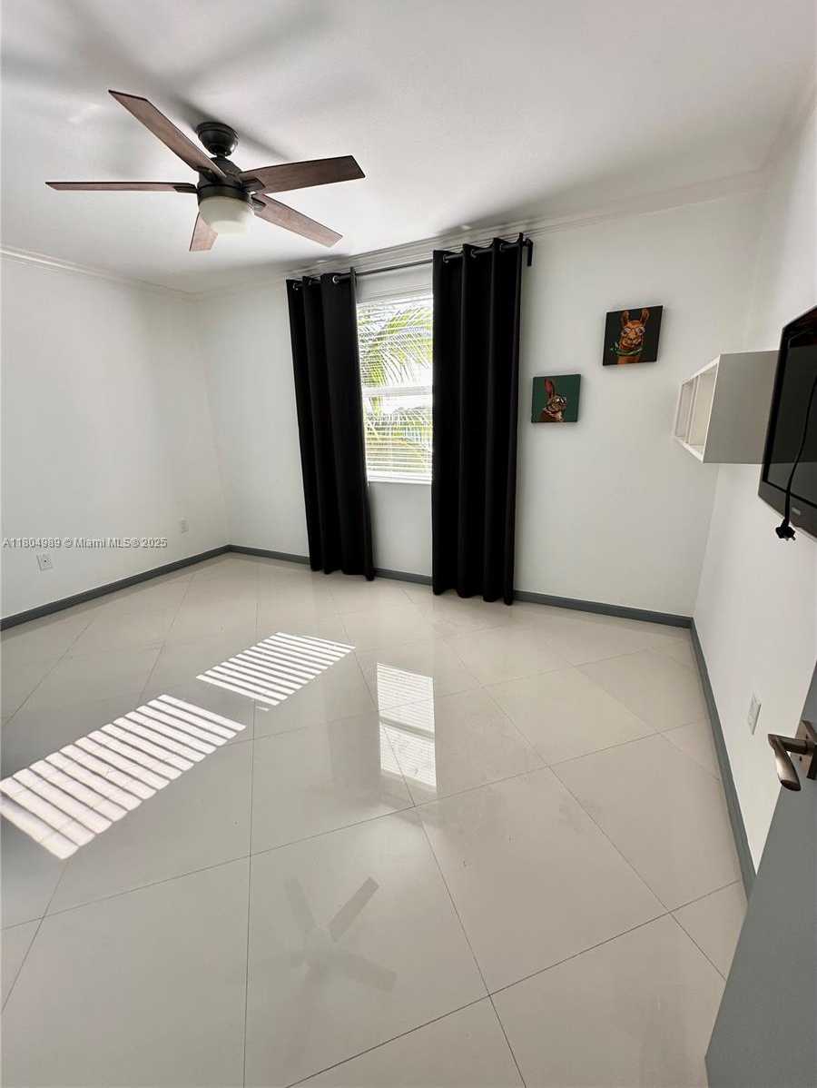 Small Image of 17100 NORTH BAY RD #1404, Sunny Isles Beach Number 15