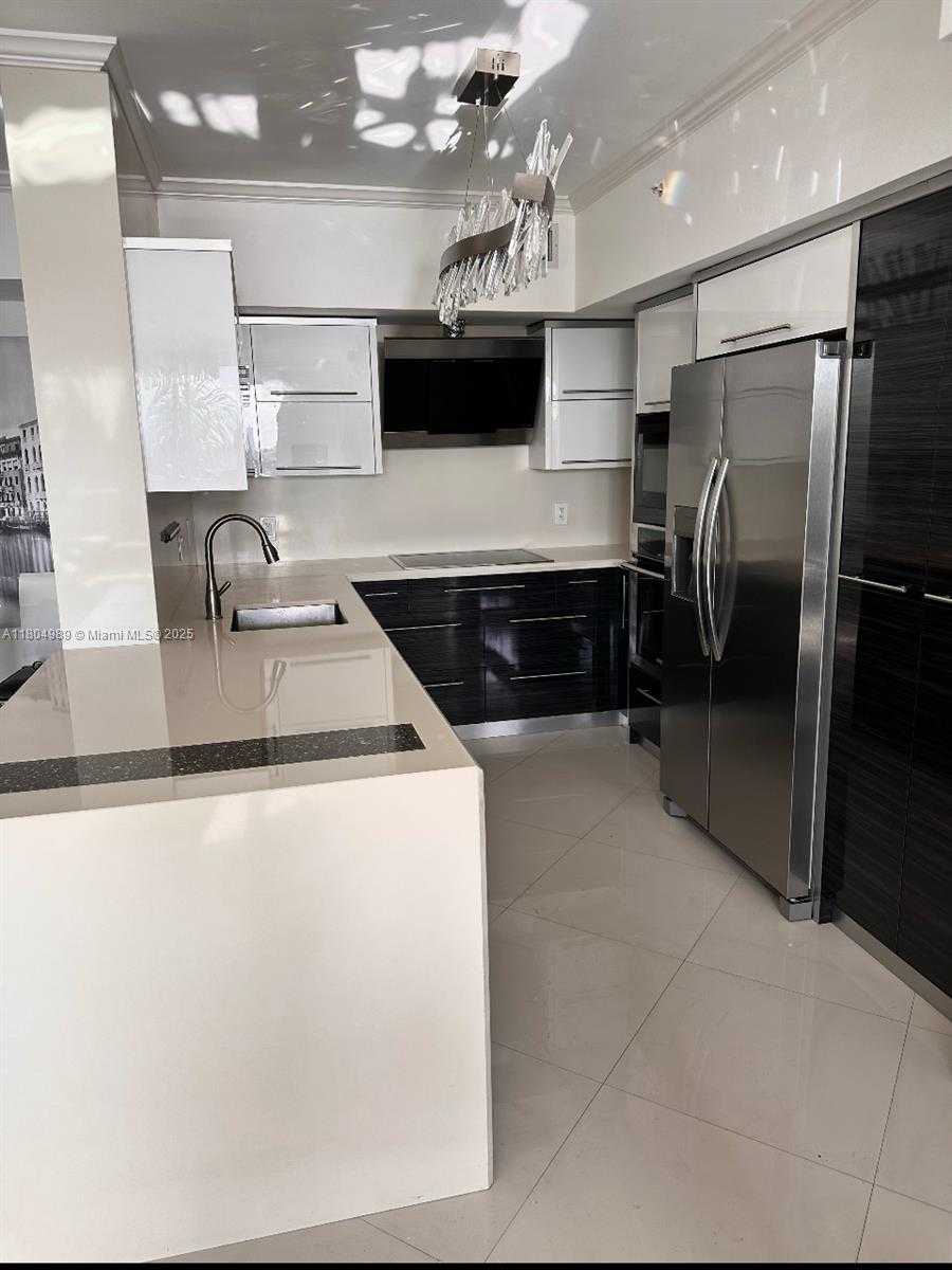 Small Image of 17100 NORTH BAY RD #1404, Sunny Isles Beach Number 6