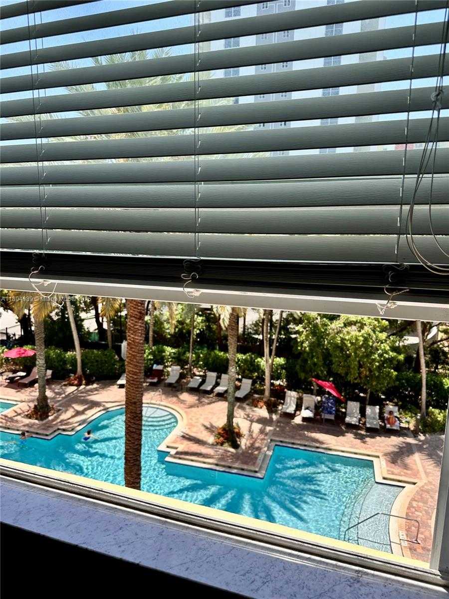 Small Image of 17100 NORTH BAY RD #1404, Sunny Isles Beach Number 9
