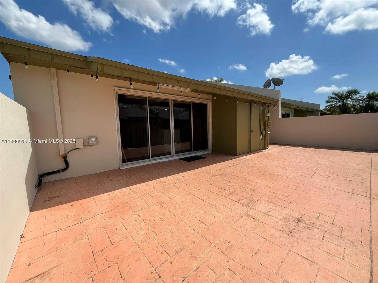 Small Image of 11020 SOUTH WEST 124TH CT, Miami Number 14
