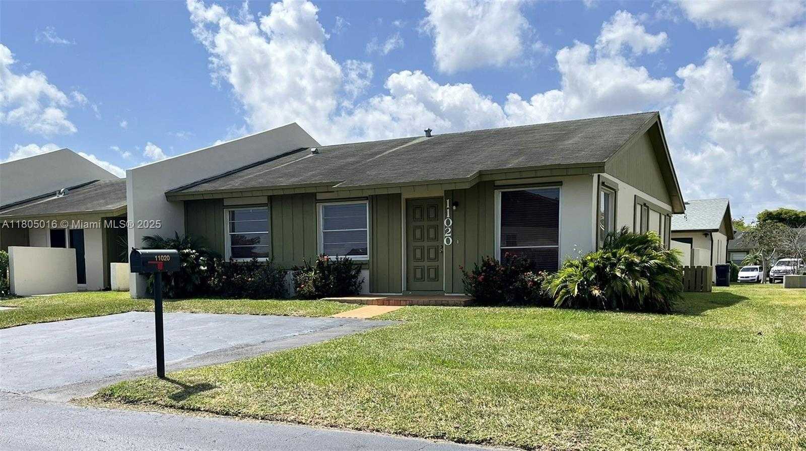 Small Image of 11020 SOUTH WEST 124TH CT, Miami Number 17