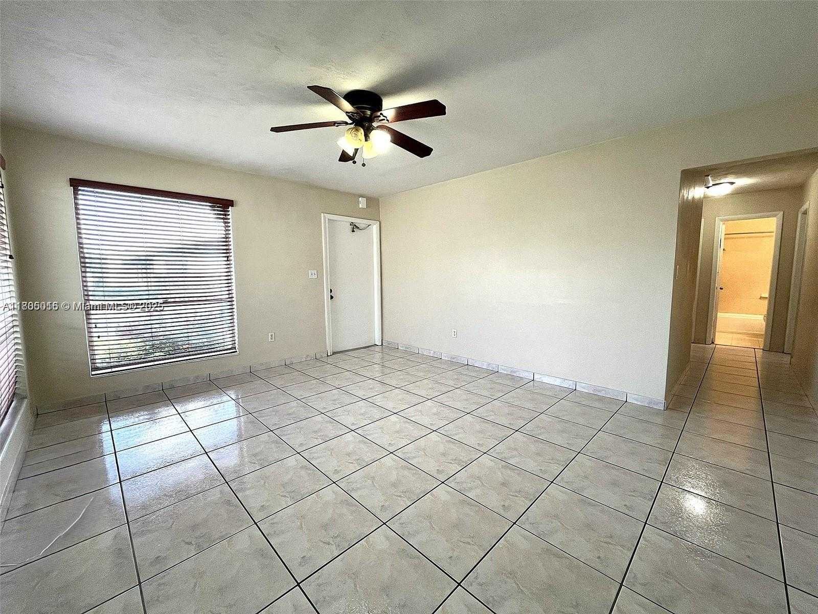 Small Image of 11020 SOUTH WEST 124TH CT, Miami Number 3
