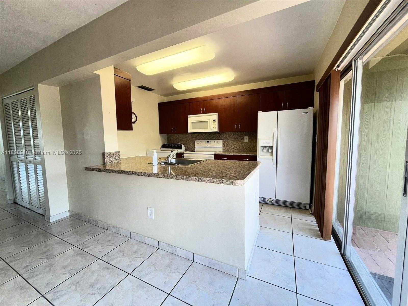 Small Image of 11020 SOUTH WEST 124TH CT, Miami Number 7
