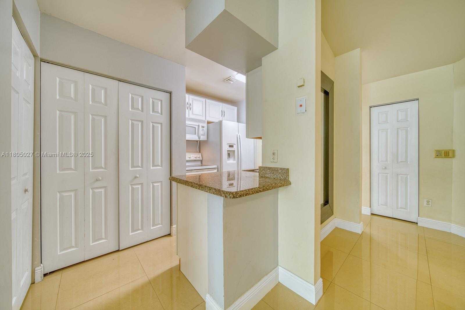 Small Image of 18326 NORTH WEST 68TH AVE #H, Hialeah Number 10