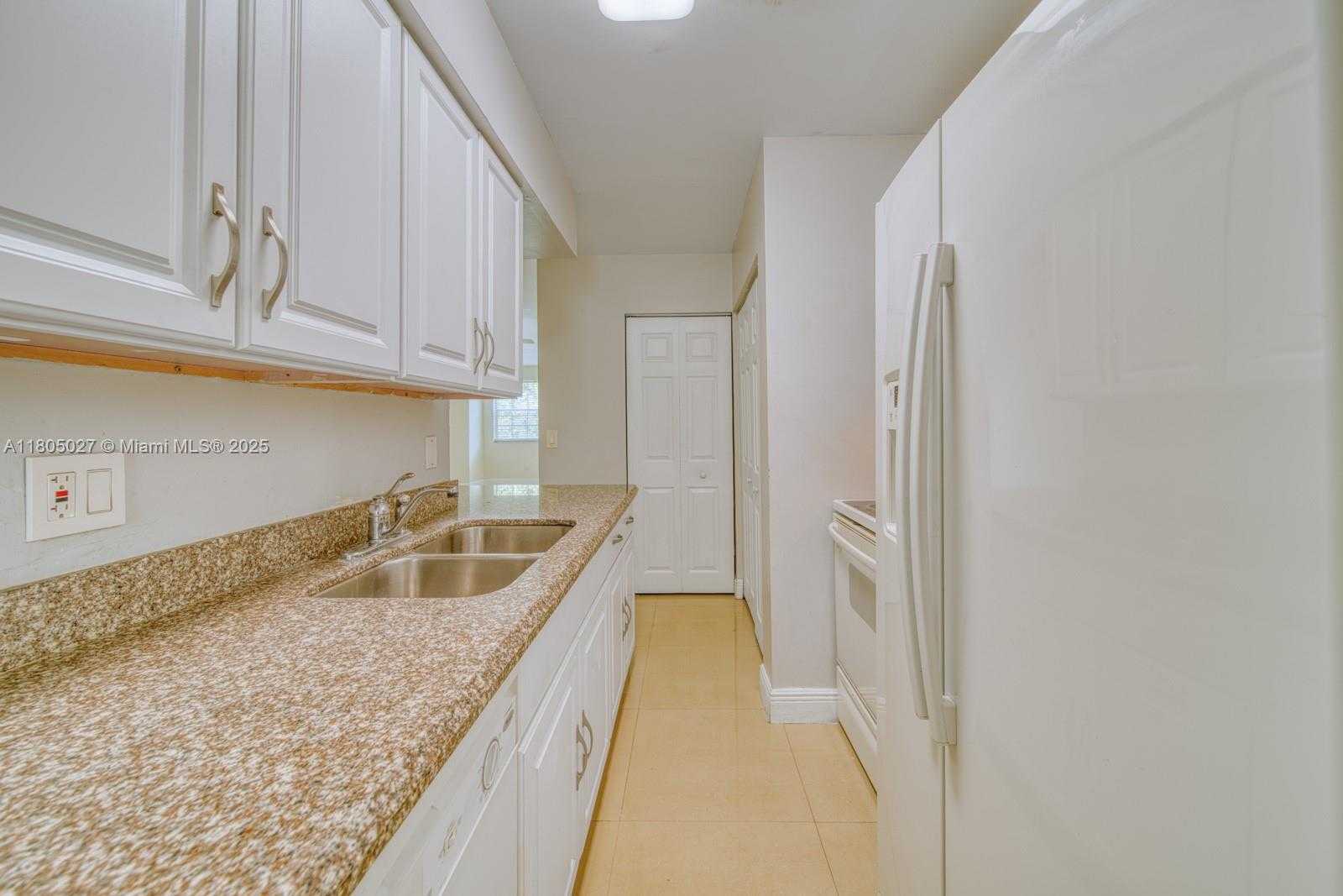 Small Image of 18326 NORTH WEST 68TH AVE #H, Hialeah Number 12