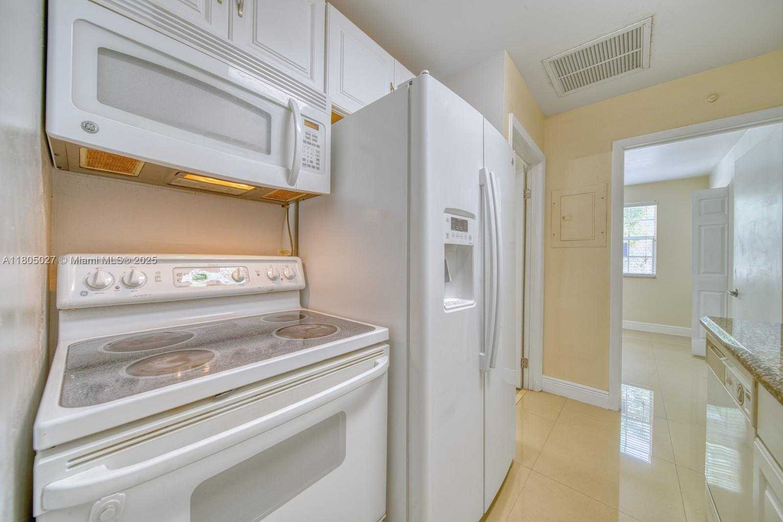 Small Image of 18326 NORTH WEST 68TH AVE #H, Hialeah Number 13