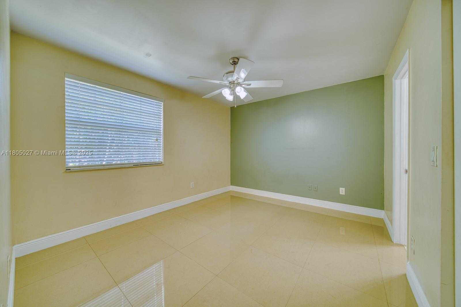 Small Image of 18326 NORTH WEST 68TH AVE #H, Hialeah Number 14