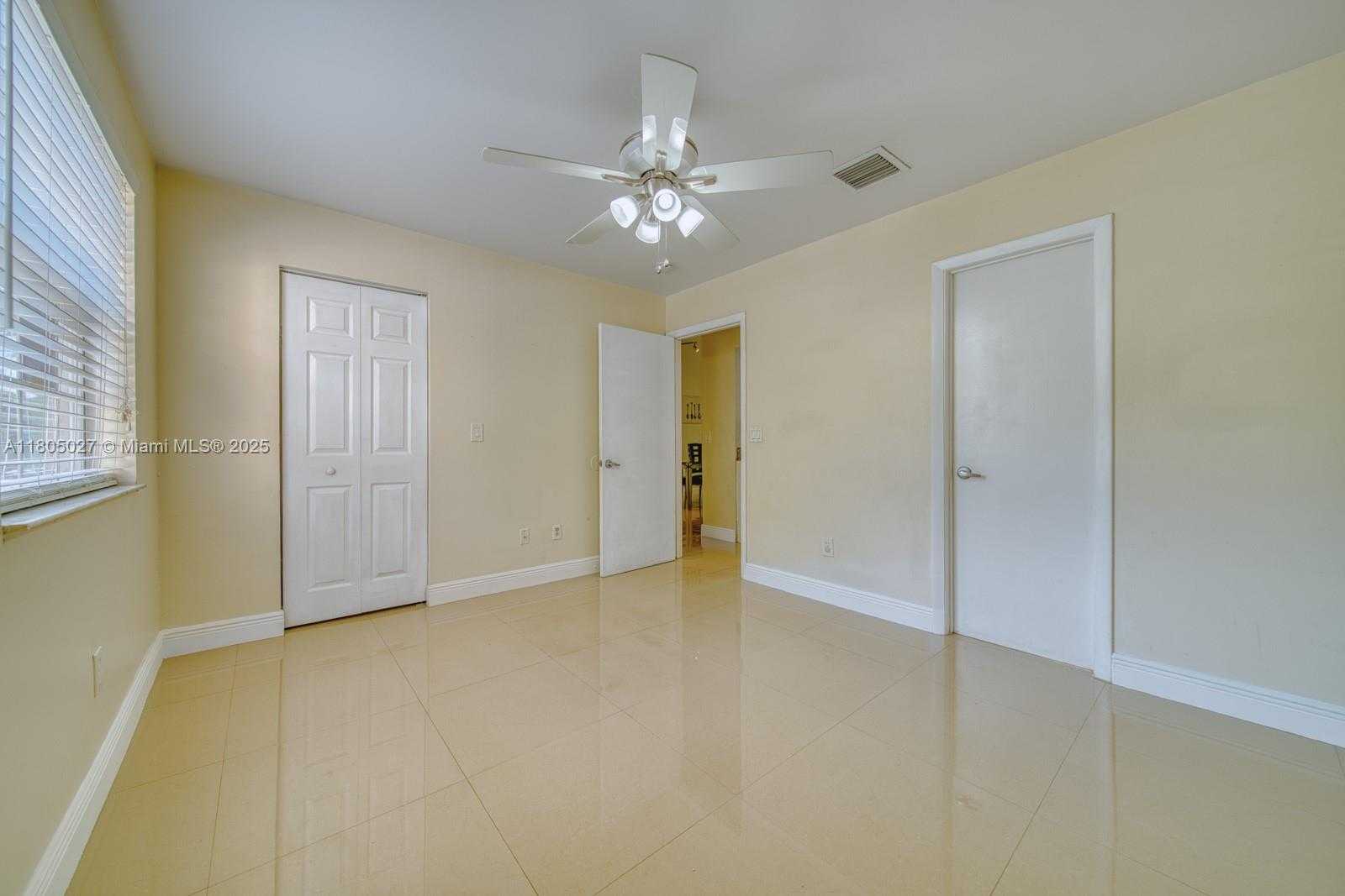 Small Image of 18326 NORTH WEST 68TH AVE #H, Hialeah Number 16