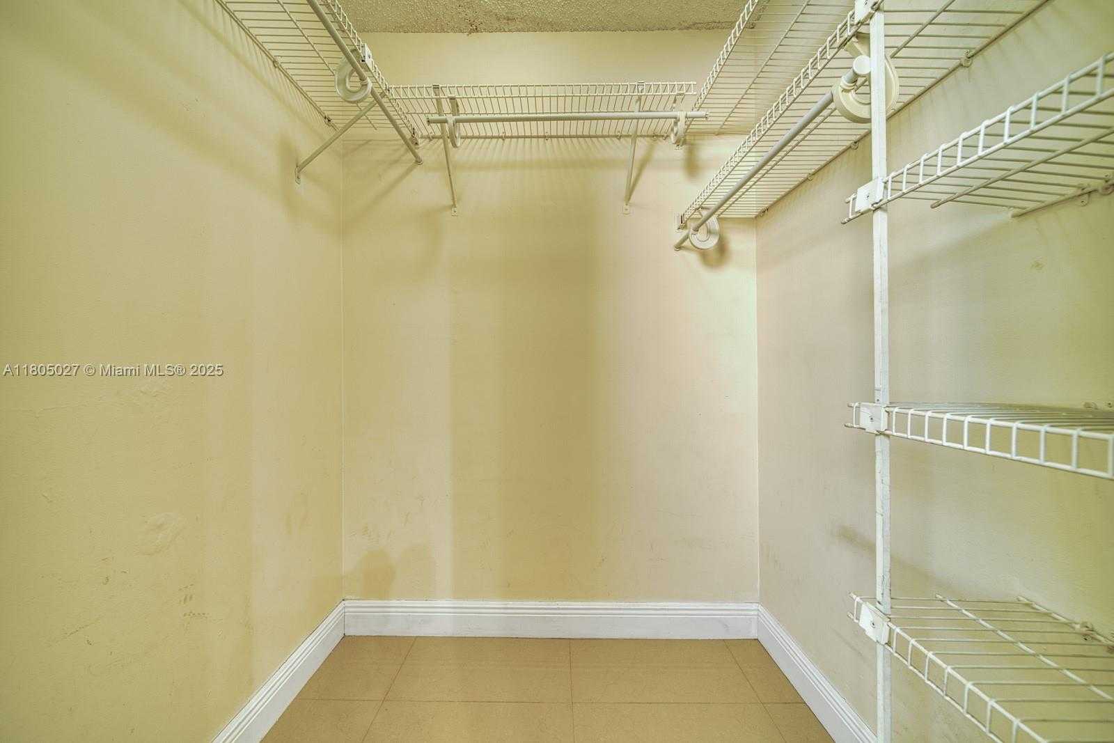 Small Image of 18326 NORTH WEST 68TH AVE #H, Hialeah Number 19