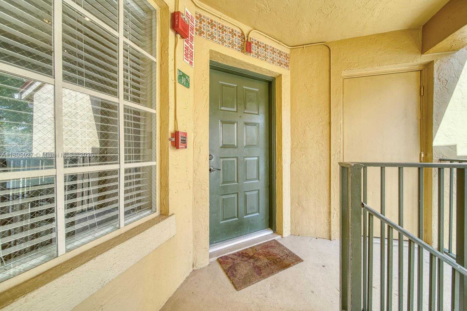 Small Image of 18326 NORTH WEST 68TH AVE #H, Hialeah Number 25