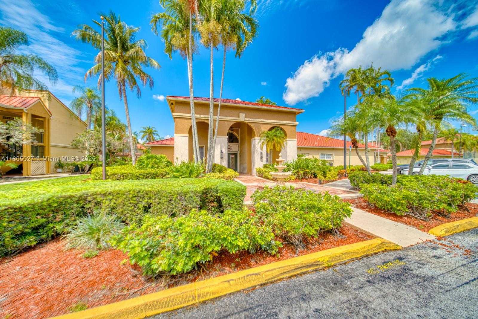 Small Image of 18326 NORTH WEST 68TH AVE #H, Hialeah Number 27