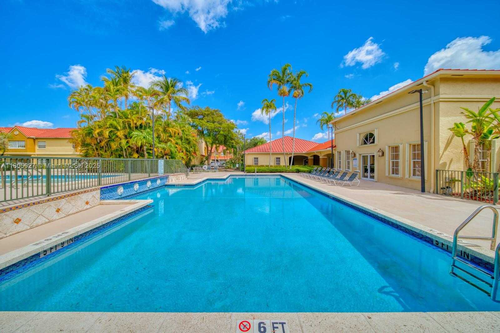 Small Image of 18326 NORTH WEST 68TH AVE #H, Hialeah Number 28