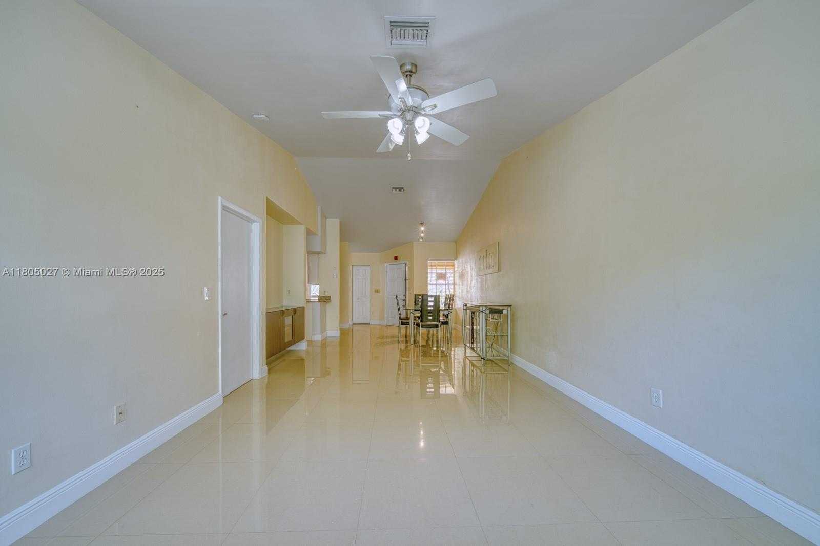 Small Image of 18326 NORTH WEST 68TH AVE #H, Hialeah Number 3