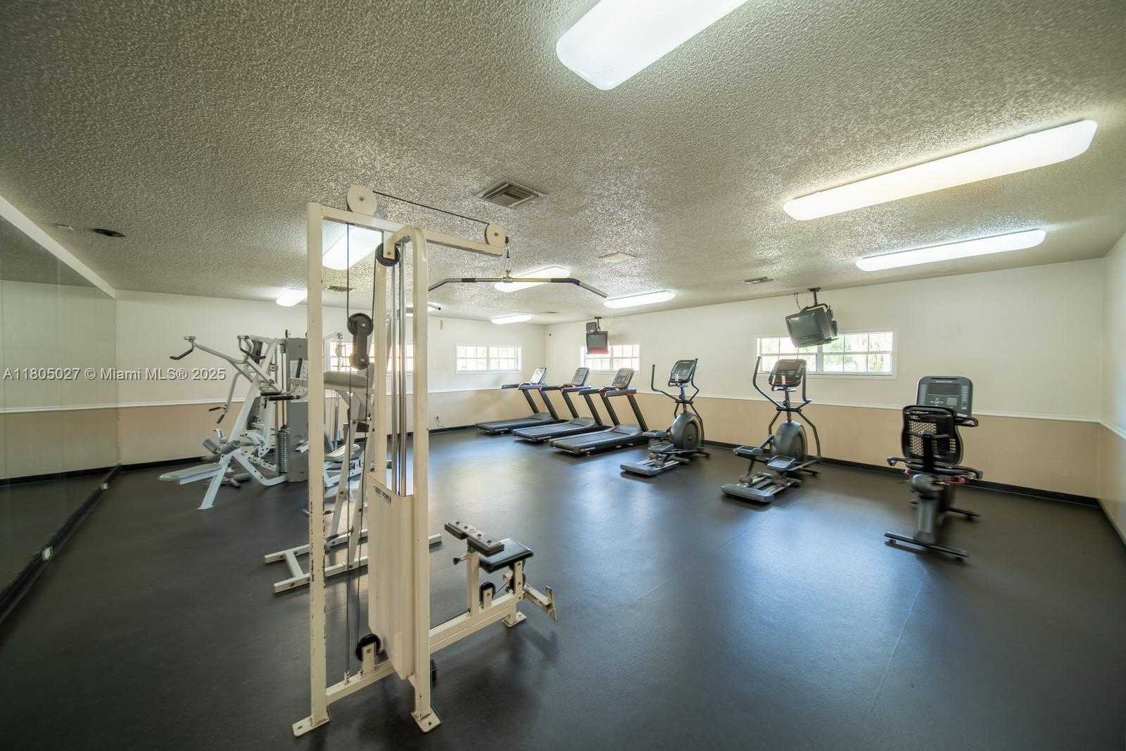 Small Image of 18326 NORTH WEST 68TH AVE #H, Hialeah Number 34
