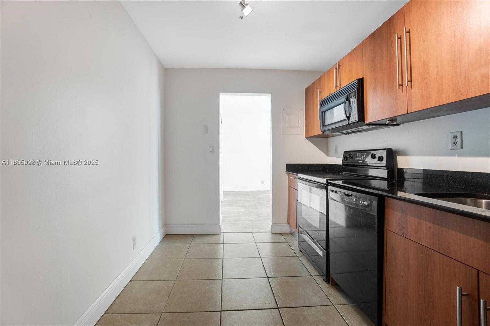 Small Image of 3000 SOUTH OCEAN DR #1112, Hollywood Number 10