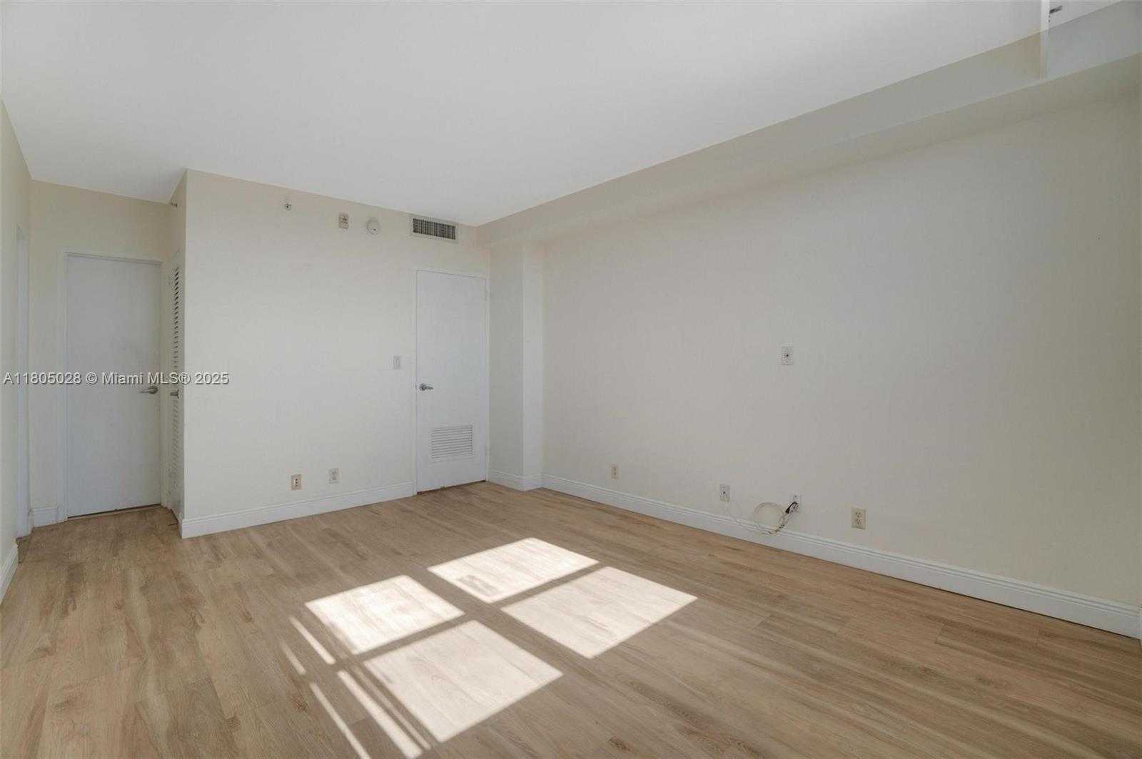 Small Image of 3000 SOUTH OCEAN DR #1112, Hollywood Number 13