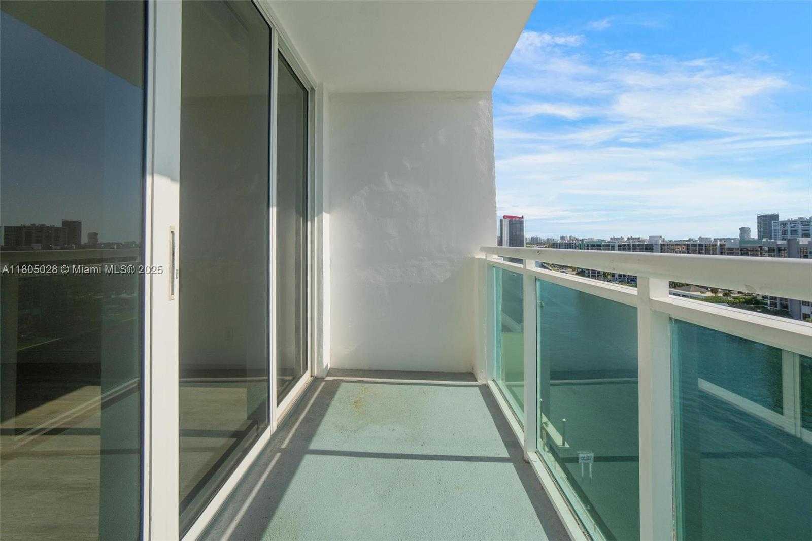 Small Image of 3000 SOUTH OCEAN DR #1112, Hollywood Number 3